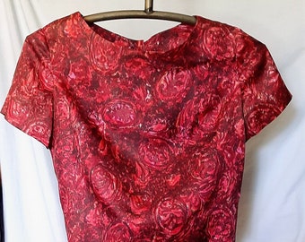 Vintage red floral two piece skirt and top in excellent condition,  size small