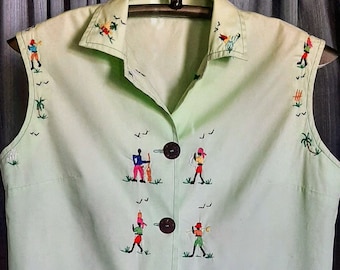 Vintage Carlos Hand Made light lime green shortsleeved hand embroidered top with top pockets, button front. In excellent condition,  size M