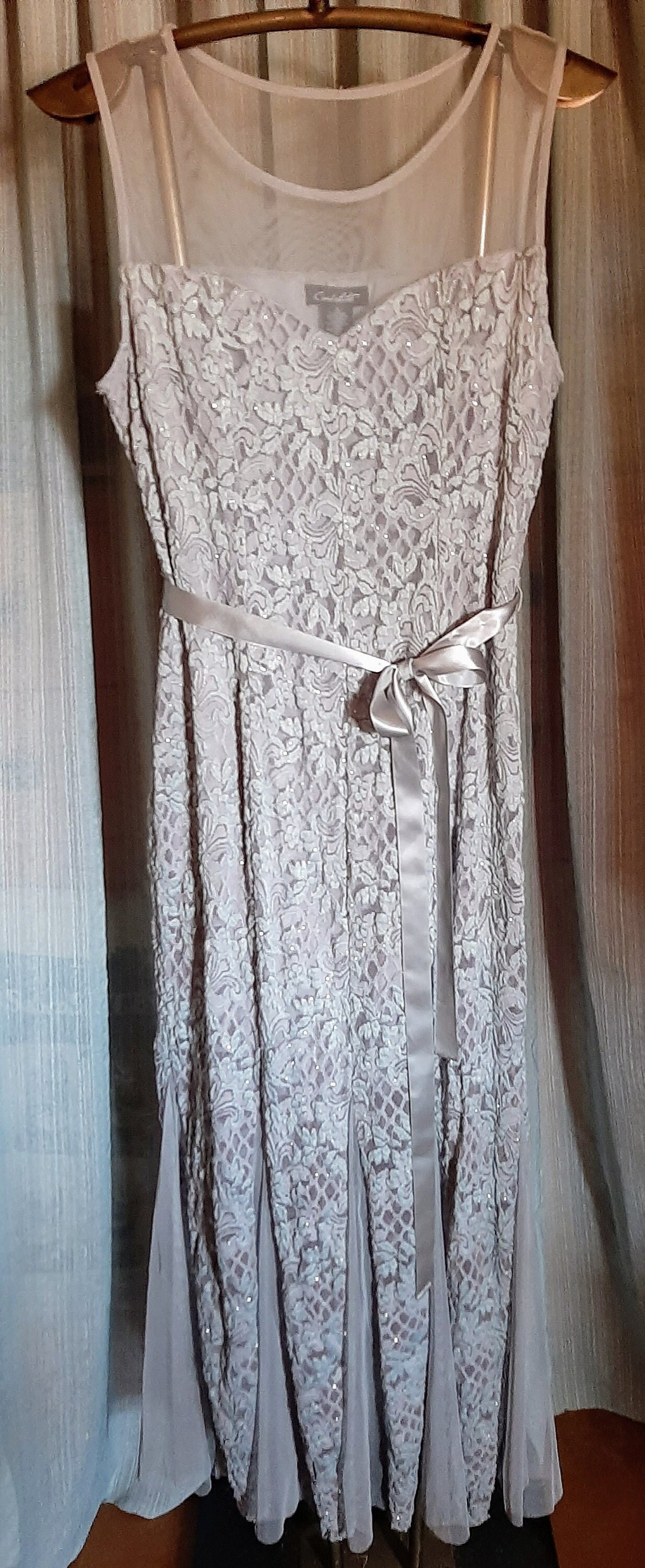 Sleeveless Sheer Lilac Candalite Long Lacy Fitted Lined Sleeveless Sheer Lilac Candalite Long Lacy Fitted Lined