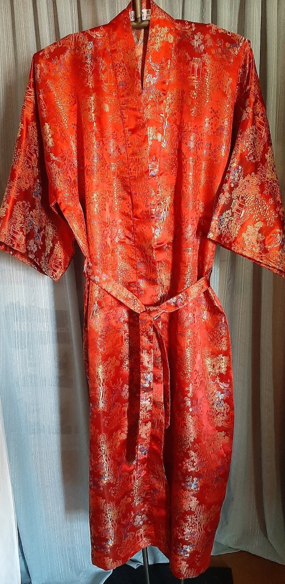 Beautiful Boyi pai red, ornately embroidered kimon