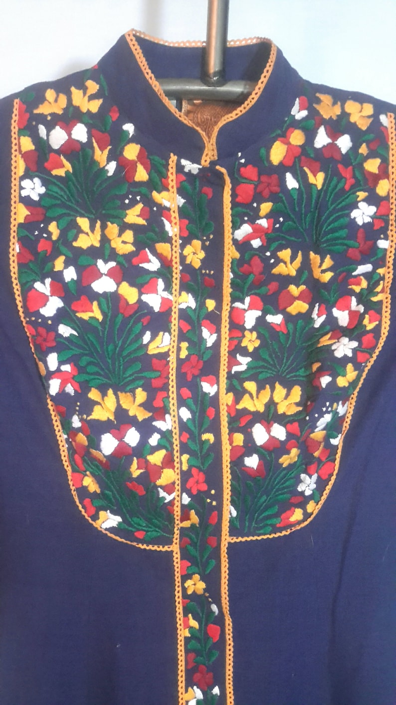 size small excellent condition floor length embellished dress with embroideried bodice and sleeves Vintage boho Girasol long sleeved