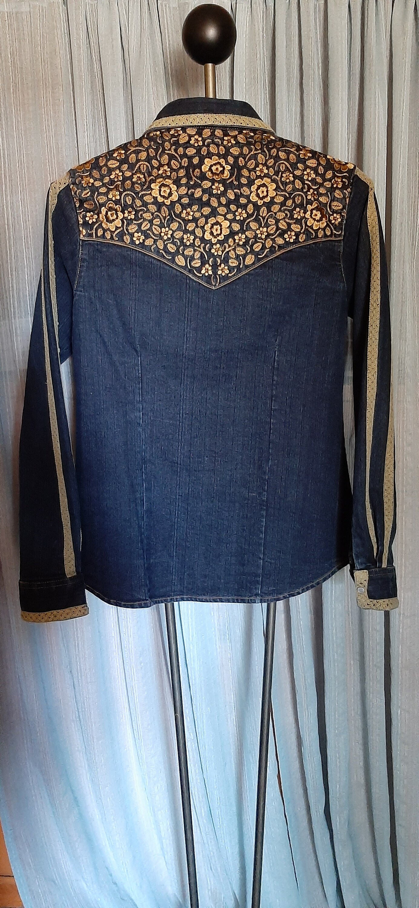 Denim the Sherry Cervi Collection Cowgirl Western Cut Shirt With