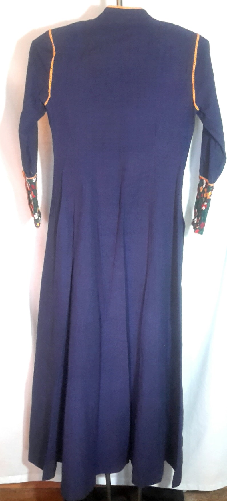 size small excellent condition floor length embellished dress with embroideried bodice and sleeves Vintage boho Girasol long sleeved