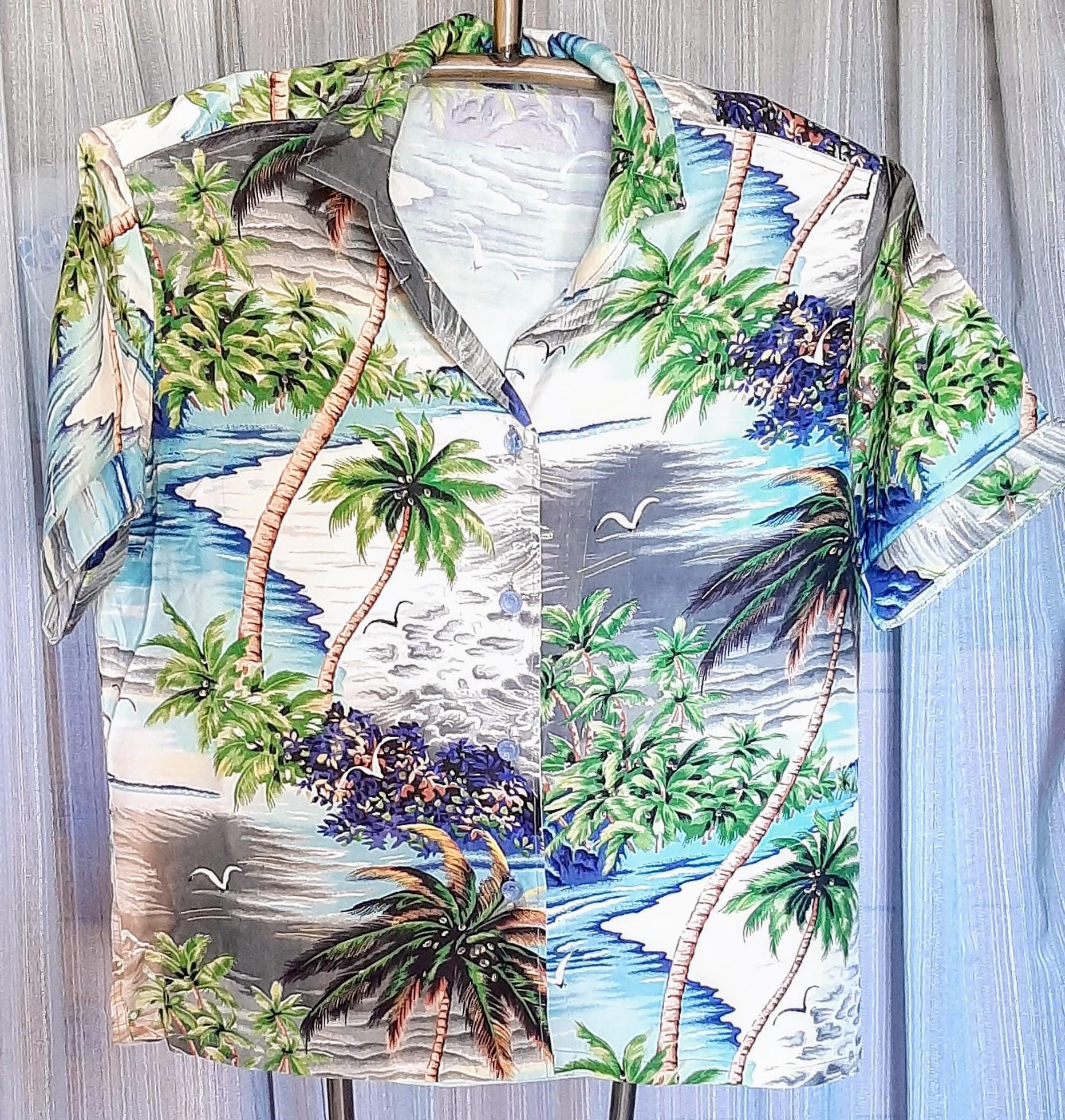 70s Hawaiian Shirt. Short Sleeved. Great Colors and Design. Has