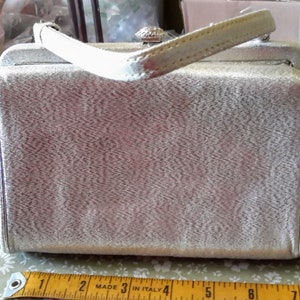 Vintage Alter Five silver evening bag in excellent condition