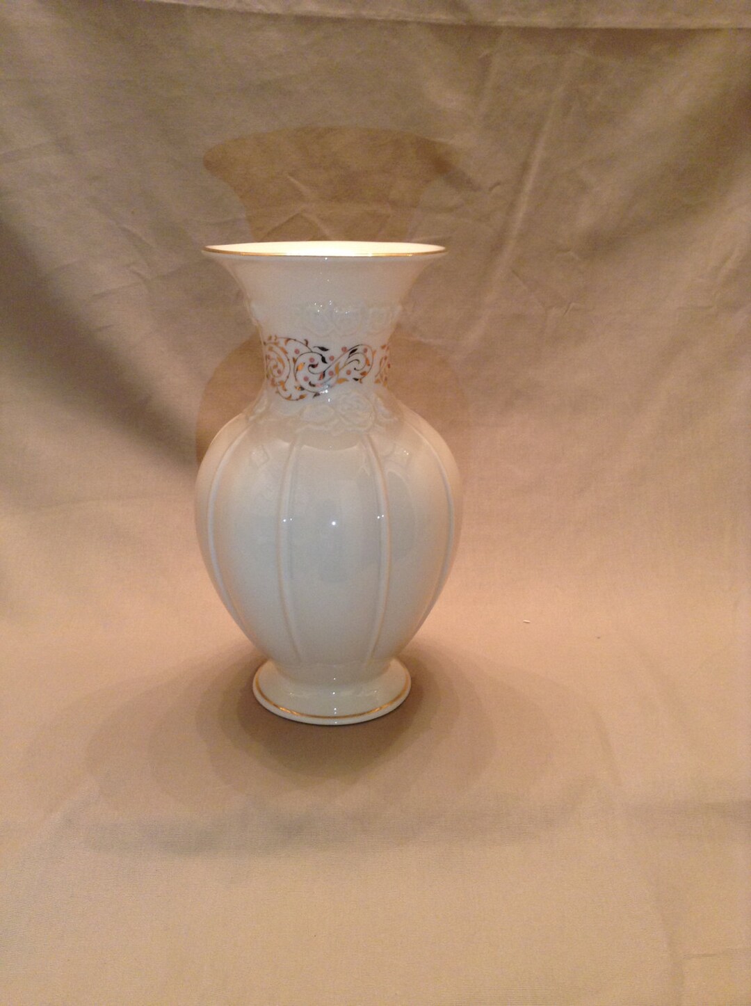 Large Lenox Vase Ribbed 24kt Gold Scroll Design Around the Neck of Vase