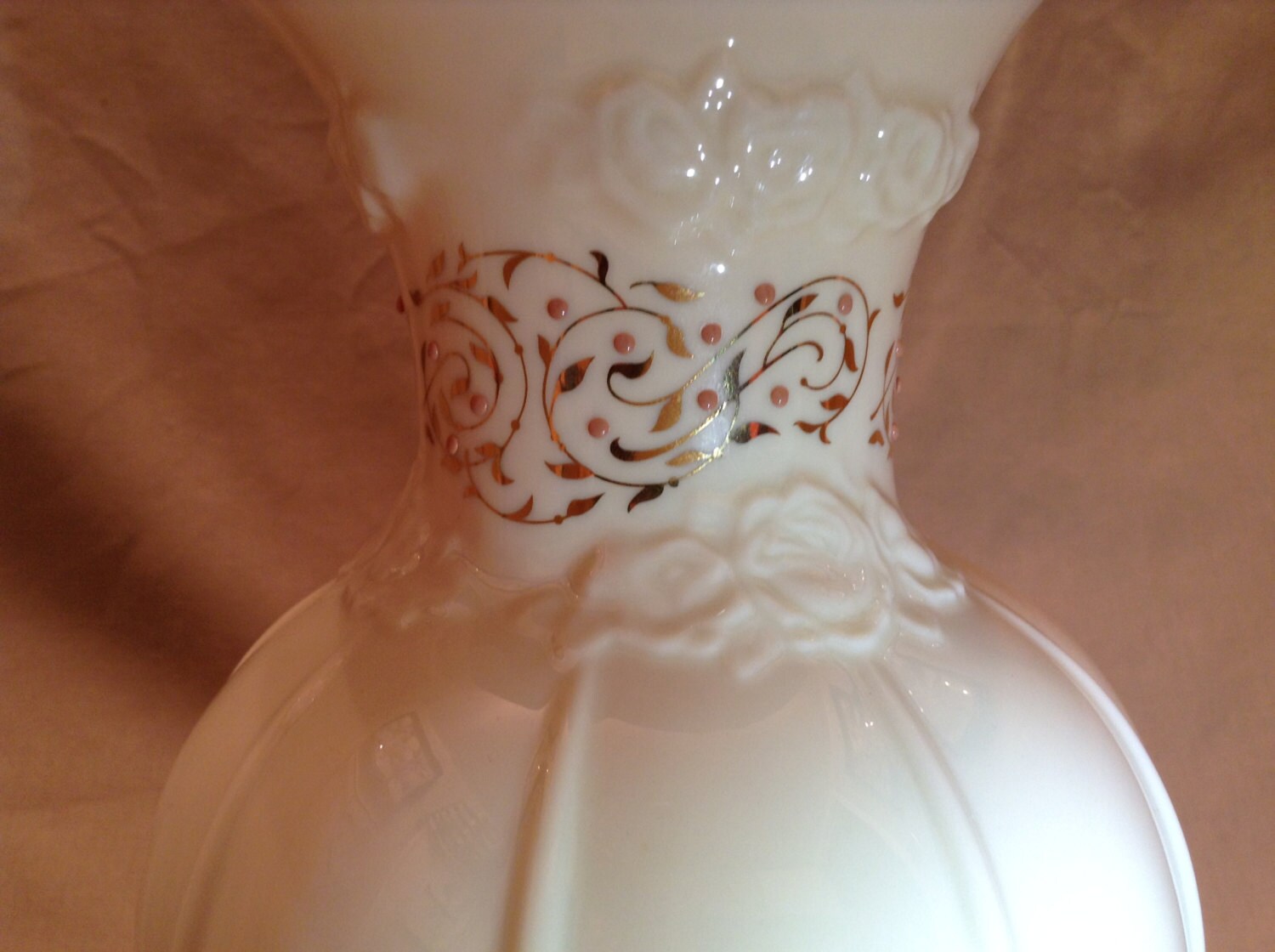 Large Lenox Vase Ribbed 24kt Gold Scroll Design Around the Neck of Vase