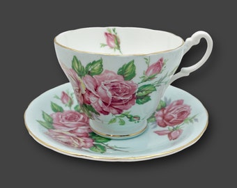 Victoria C & E Old Rose vintage theekop en schotel | Blauwe en roze koolroos | Engels Bone China