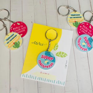 Sleutelhanger voor juf of kleuterleidster – Bedankcadeautje einde schooljaar – Verschillende modellen, enkelzijdig, lichtgewicht en onbreekbaar