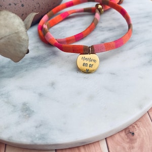 Gold Mom - Engraved medal bracelet - gift for mom, grandma, godmother - jewelry engraving - Mother&#39;s Day - personalization