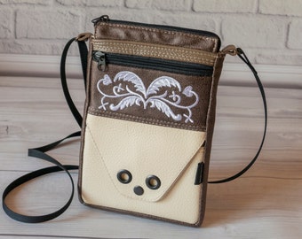 Crossbody Cell phone purse for Women, Small Smartphone bag with three-compartment and Shoulder Strap, Leatherette/Leather