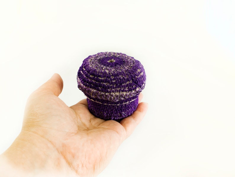 Mini jewelry box Violet Crocheted gifts box