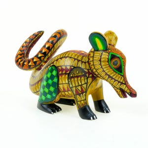 Zapotec Armadillo - Oaxacan Alebrije Wood Carving