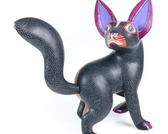 向きを変えるキツネ - オアハカのアレブリヘの木彫り - Etsy 日本