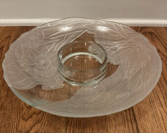 Vintage Glass Serving Platter With Dip Center Bowl Frosted Flowers Tulips Lillys