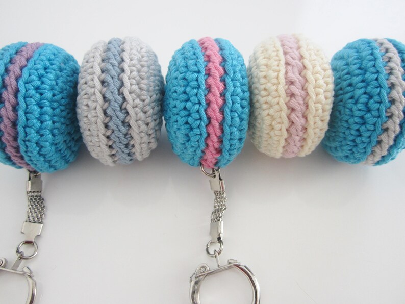 Porte-clés macarons au crochet petit cadeau sympa à offrir | Etsy