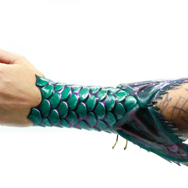 Mermaid scale bracelet in silicone with realistic fins