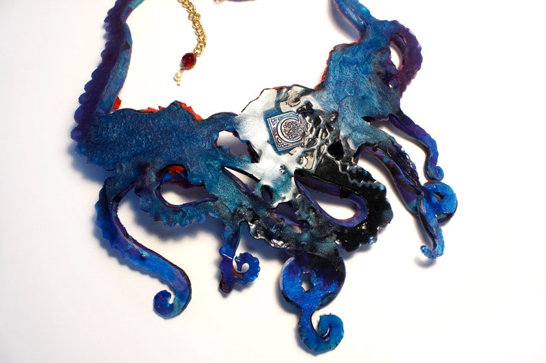 handmade Glamor, gothic, lolita, original, octopus organic and sophisticated! Silicone necklace with roses and tentacles unique