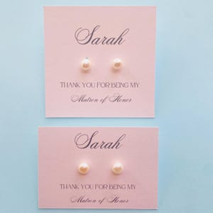 Boucles d'oreilles de demande en mariage pour demoiselle d'honneur junior, coffret cadeau de boucles d'oreilles en perles, carte de demoiselle d'honneur personnalisée, bijoux de demoiselle d'honneur, boucles d'oreilles Tie the Knot.