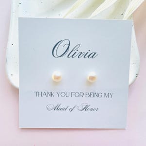 Boucles d'oreilles « Nœud papillon » pour demande en mariage | Coffret cadeau de boucles d'oreilles en perles | Carte de demoiselle d'honneur personnalisée | Bijoux pour demoiselle d'honneur