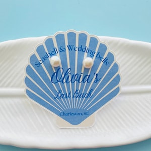 Cartão para dama de honra com tema de conchas: Brincos de pérola de água doce, lembrancinhas para despedida de solteira na praia, lembrancinha de casamento com tema litorâneo. Shell Blue