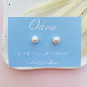 Boucles d'oreilles « Nœud papillon » pour demande en mariage | Coffret cadeau de boucles d'oreilles en perles | Carte de demoiselle d'honneur personnalisée | Bijoux pour demoiselle d'honneur