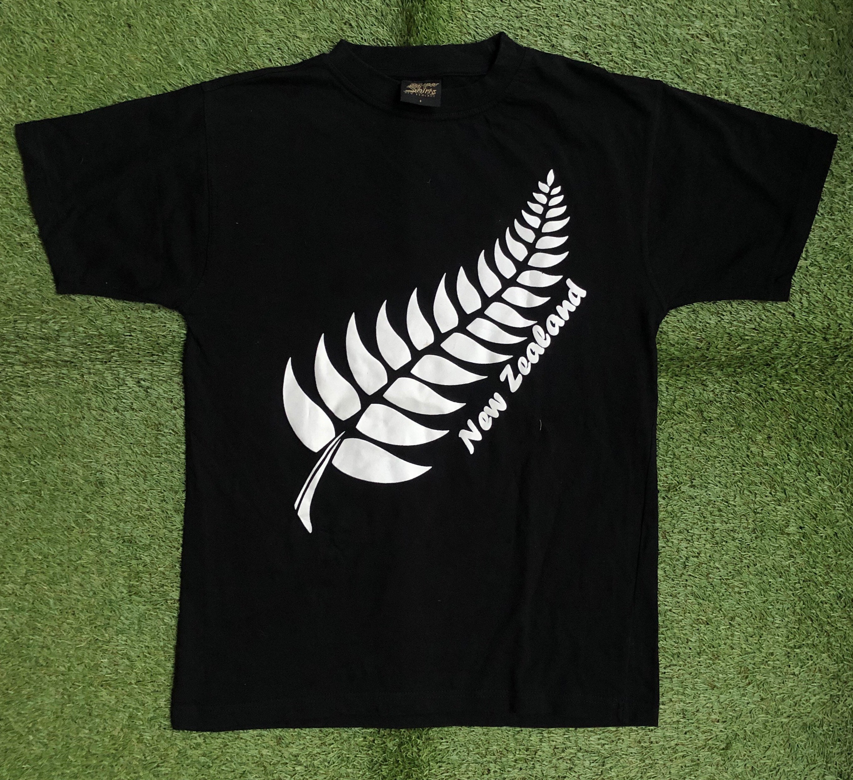 Vintage 1990's New Zealand Huge Fern Print Men's Small Vintage 1990's New Zealand Huge Fern Print Men's Small