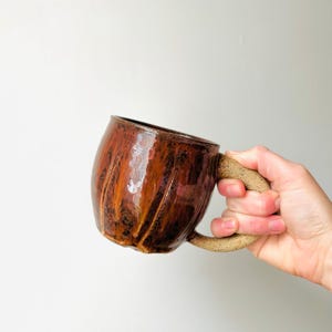 Kürbis handgemachte Keramik Kaffeebecher - Orange Kürbis Becher - Handgemachter Rad geworfen Tonbecher - Geschenke für Sie - Herbst Becher