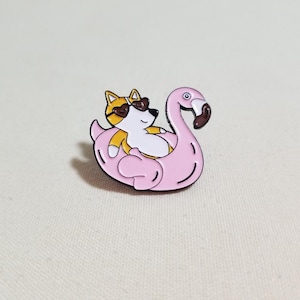 pink flamingo lapel pin, beach lapel pin, flamingo brooch, beach brooch, hat pin, pink lapel pin, beach theme pin, dog lapel pin,      (L26)