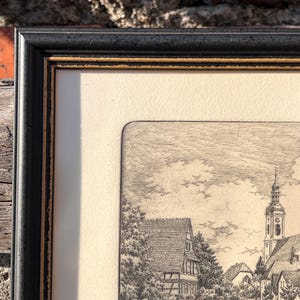 Gravure originale d'une scène de village – Oeuvre d'art allemande vintage encadrée et signée