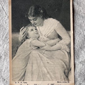 Vintage Duitse ansichtkaart uit 1920 – illustratie 'Sweet Childish Days', handgeschreven voor- en achterkant, antiek kortstondig