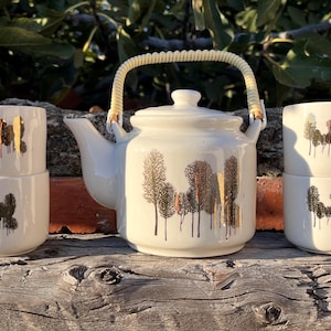 Vintage Cream and Gold Tea Set  - Teapot with 4 Teacups