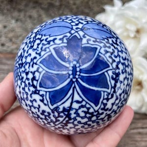 Vintage Blue & White Chinese Porcelain Ball Floral Pattern, 1980s