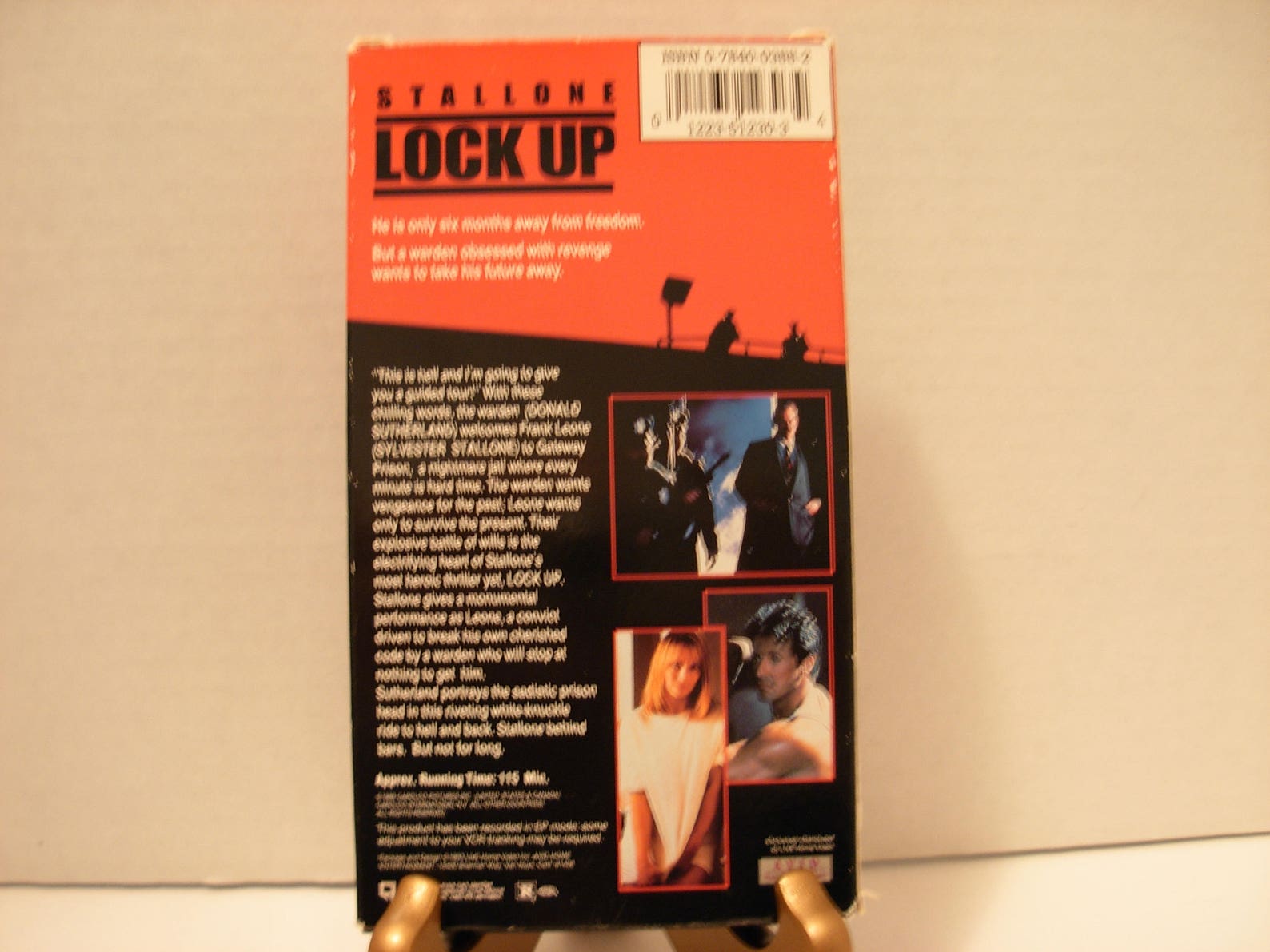 VHS Tape, Lock Up, Sylvester Stallone, Donald Sutherland, Color, Full Screen, Free Shipping
