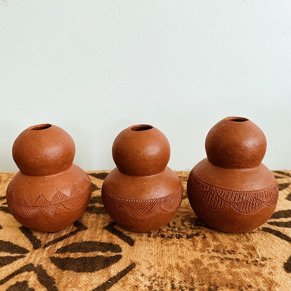 Small Zulu Clay Pot // African Goods, African Bowls, Ceramic Pot, Trinket Bowl, Catchall, Handcarved African Vase