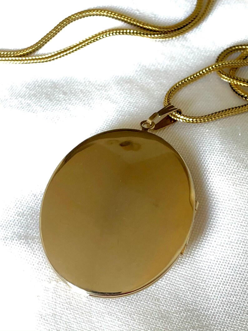 Oval Locket /& GF Chain