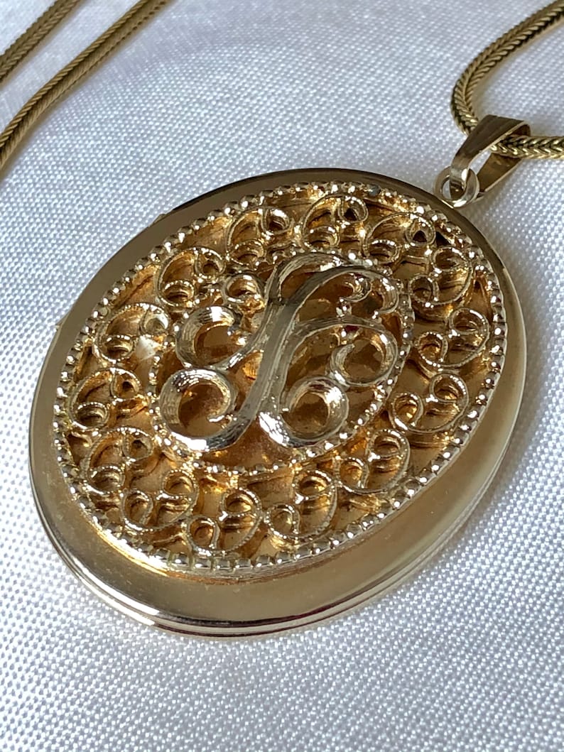 Oval Locket /& GF Chain