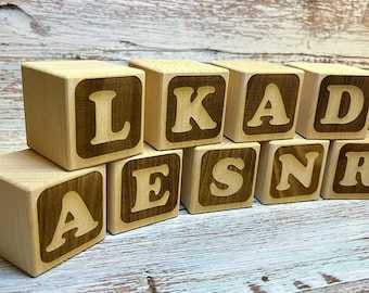 Cubo di legno personalizzato, lettera del nome, regalo per la nascita, decorazione della cameretta dei bambini, decorazione del servizio fotografico, regalo per il battesimo