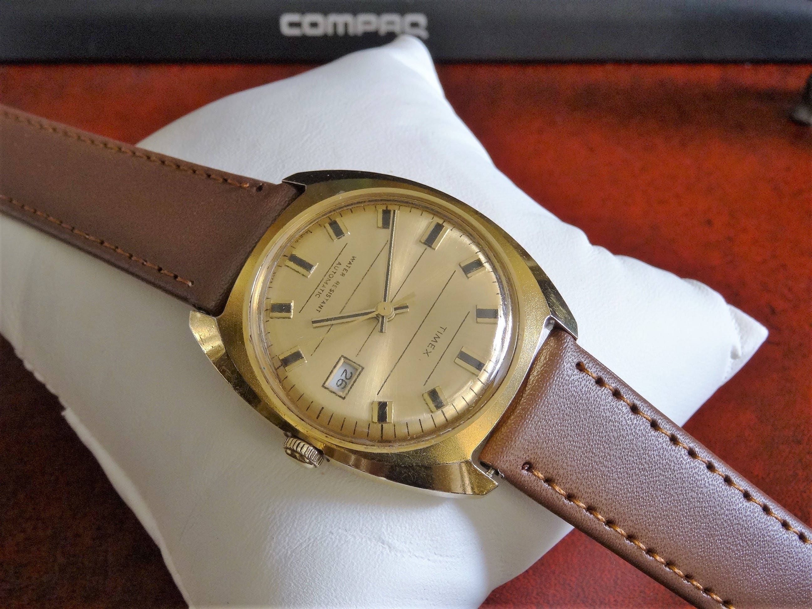 Vintage 1973 Timex Automatic Gold Tone Mens Watch With  display picture 1