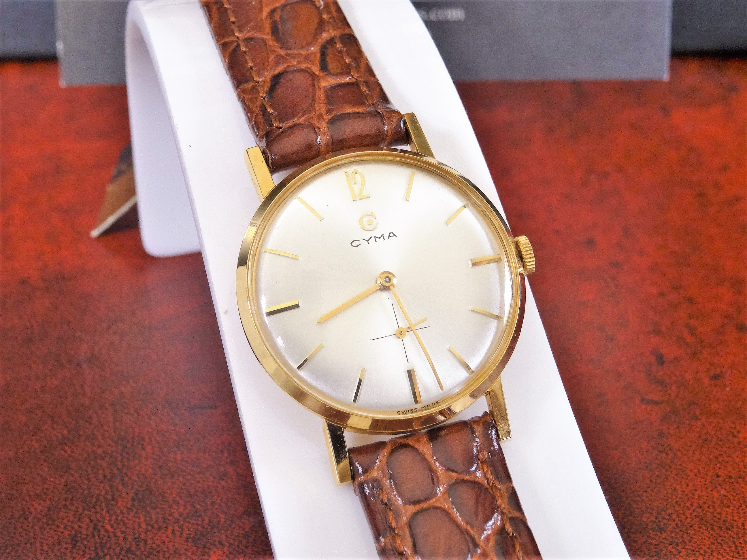 ANCIENNE MONTRE HOMME Art Déco Cyma boîtier réservoir rectangulaire