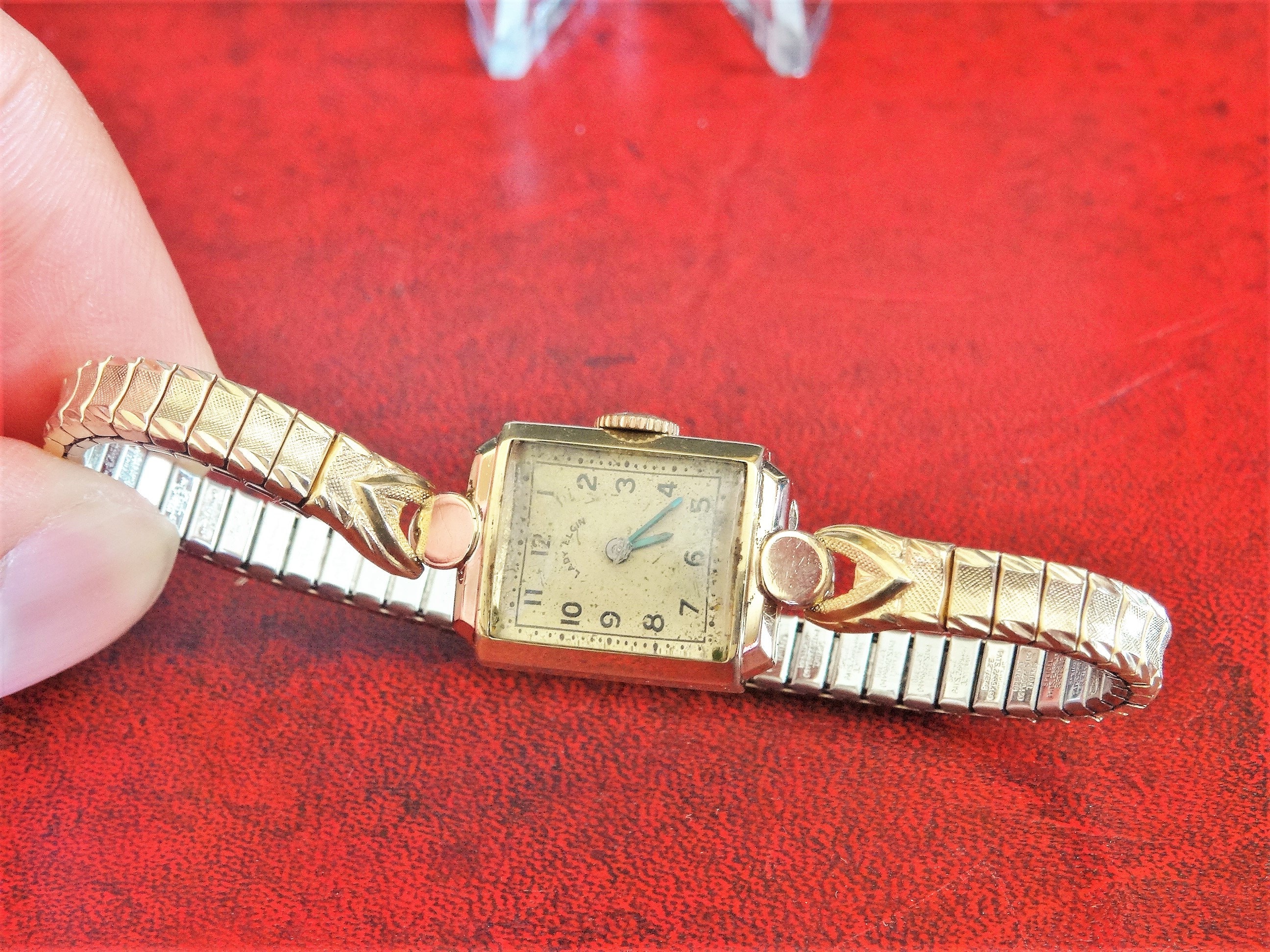 Vintage Lady Elgin 14K Gold Filled Hand Winding Ladies Watch w