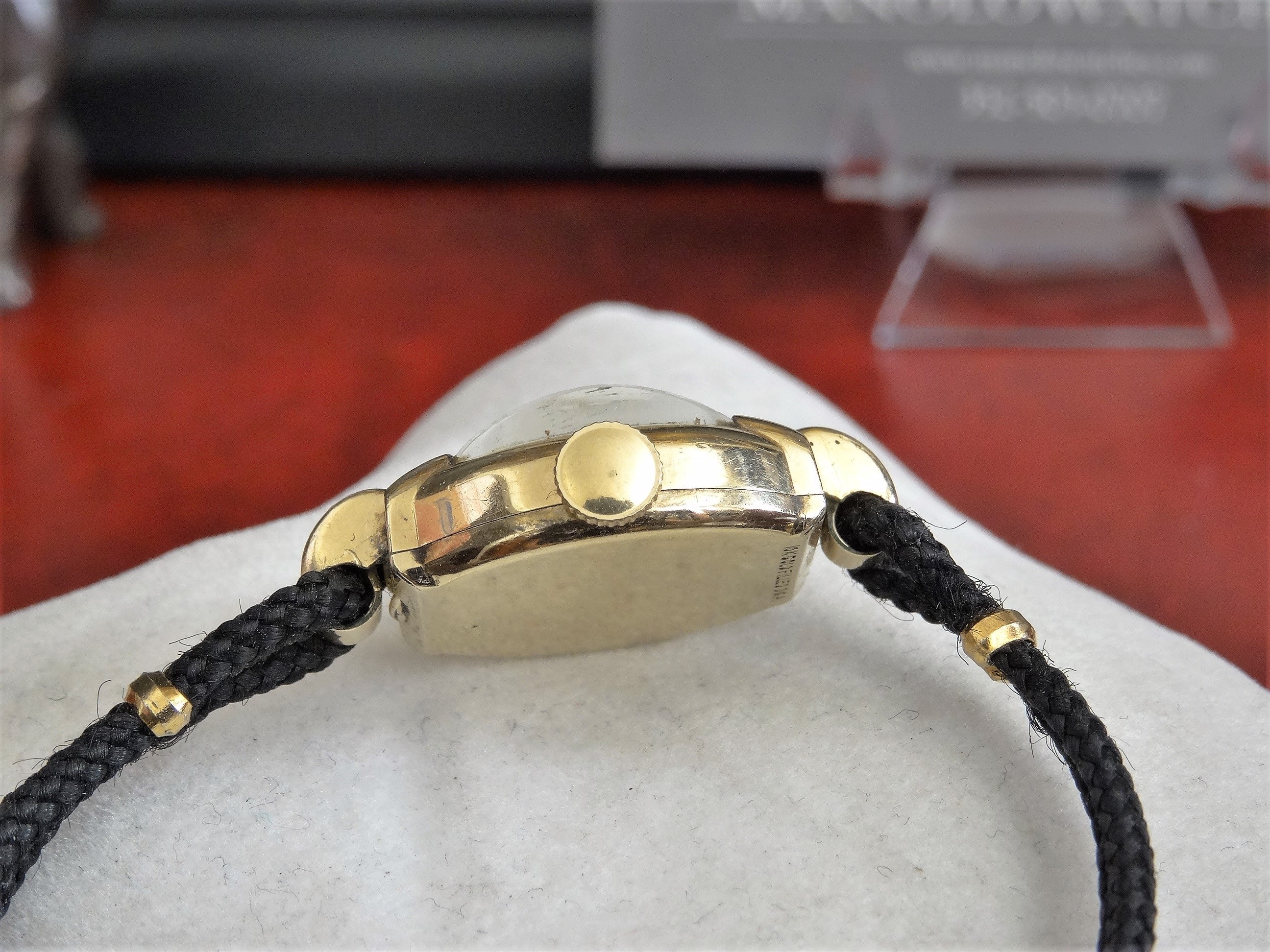 Vintage Waltham 10K Gold Filled Art Deco Winding Ladies  display picture 1