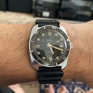 Vintage 1969 Belair Seapearl 600 Caliber 1551 Diver Calendar Date Men&#39;s Watch with a Stainless Steel Black Kreisler DuraFlex Band