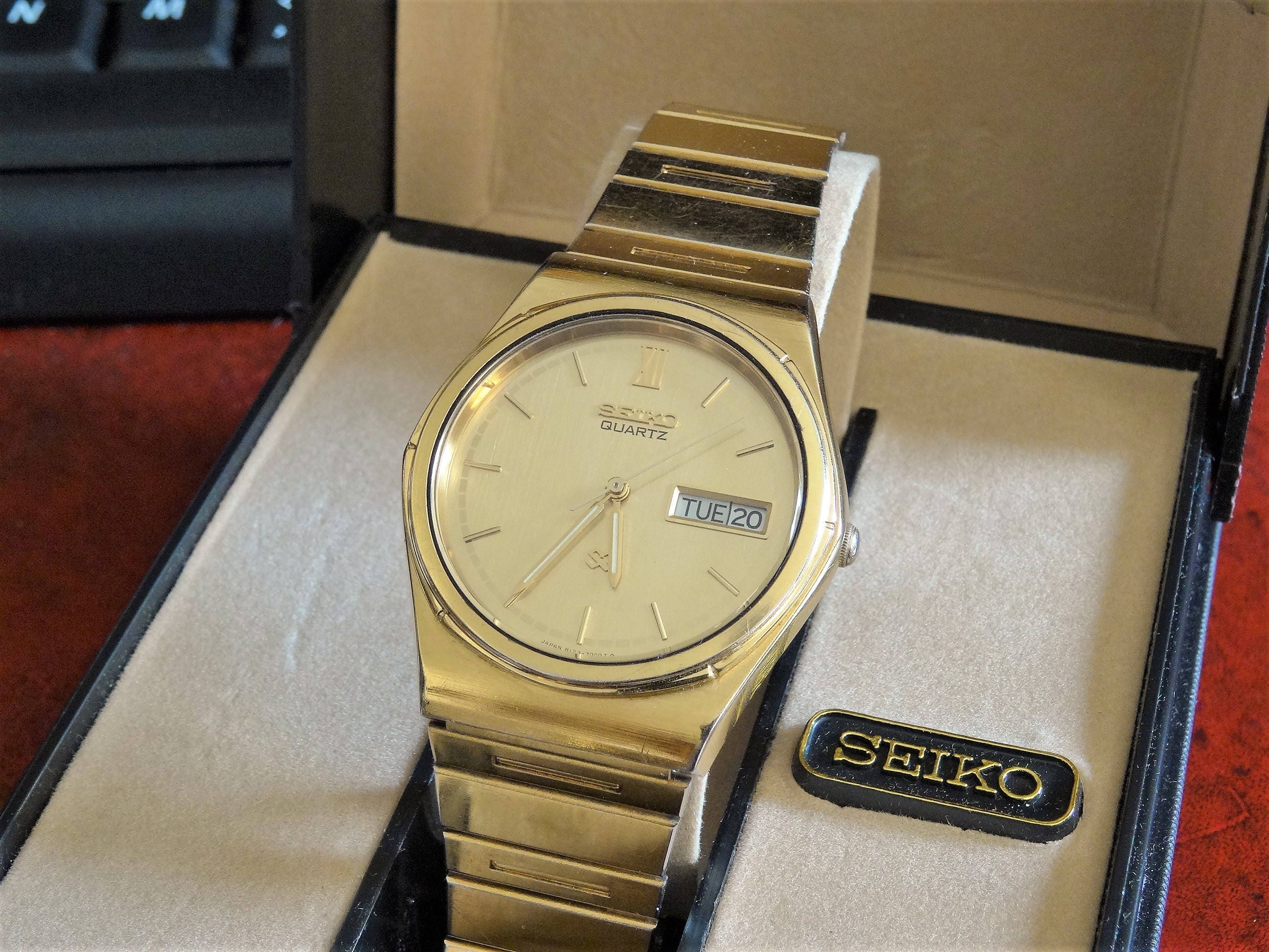 Retro 1983 1993 Seiko Gold Tone W.R. Quartz Mens Watch W Seiko