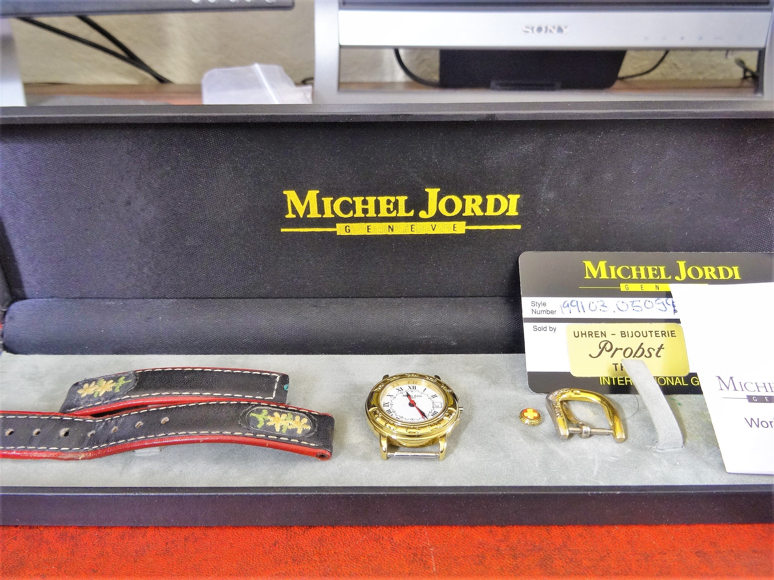 Michel Jordi Geneve 1994 Swiss Date Indicator Ladies Watch Michel Jordi Geneve 1994 Swiss Date Indicator Ladies Watch