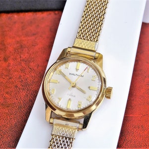 Vintage Waltham Gold Tone Winding 17-Jewels Ladies Watch w/ 9mm Gold Tone Band!