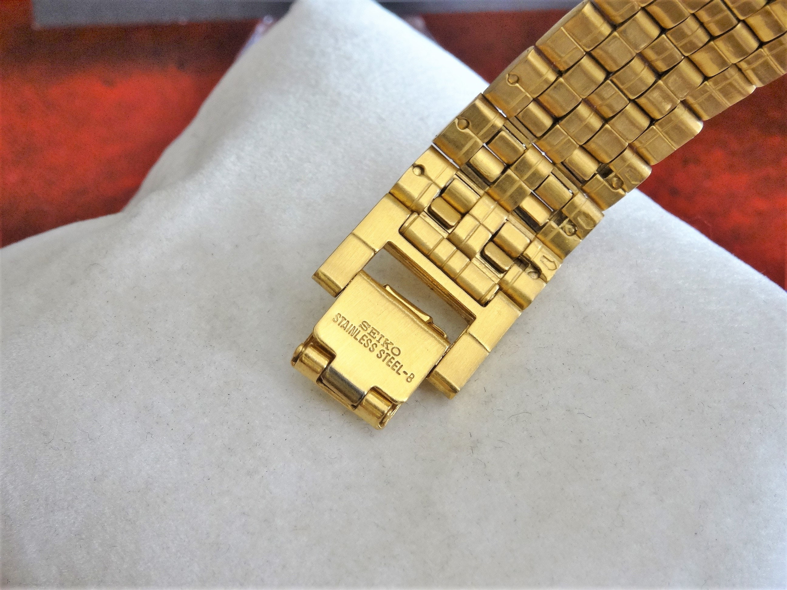 Buy 1995 Seiko Gold Tone Water Resistant Men's Watch W/ 18mm Online in  India - Etsy