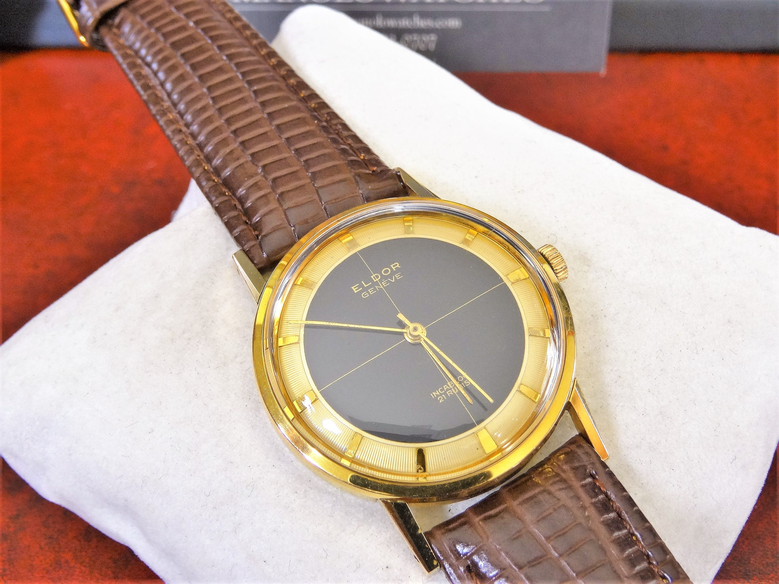 Vintage 1950 s 1960 s Eldor Geneve 20 Microns G.P. Cross Hair Dial 21 J Watch w 20mm Leather Band