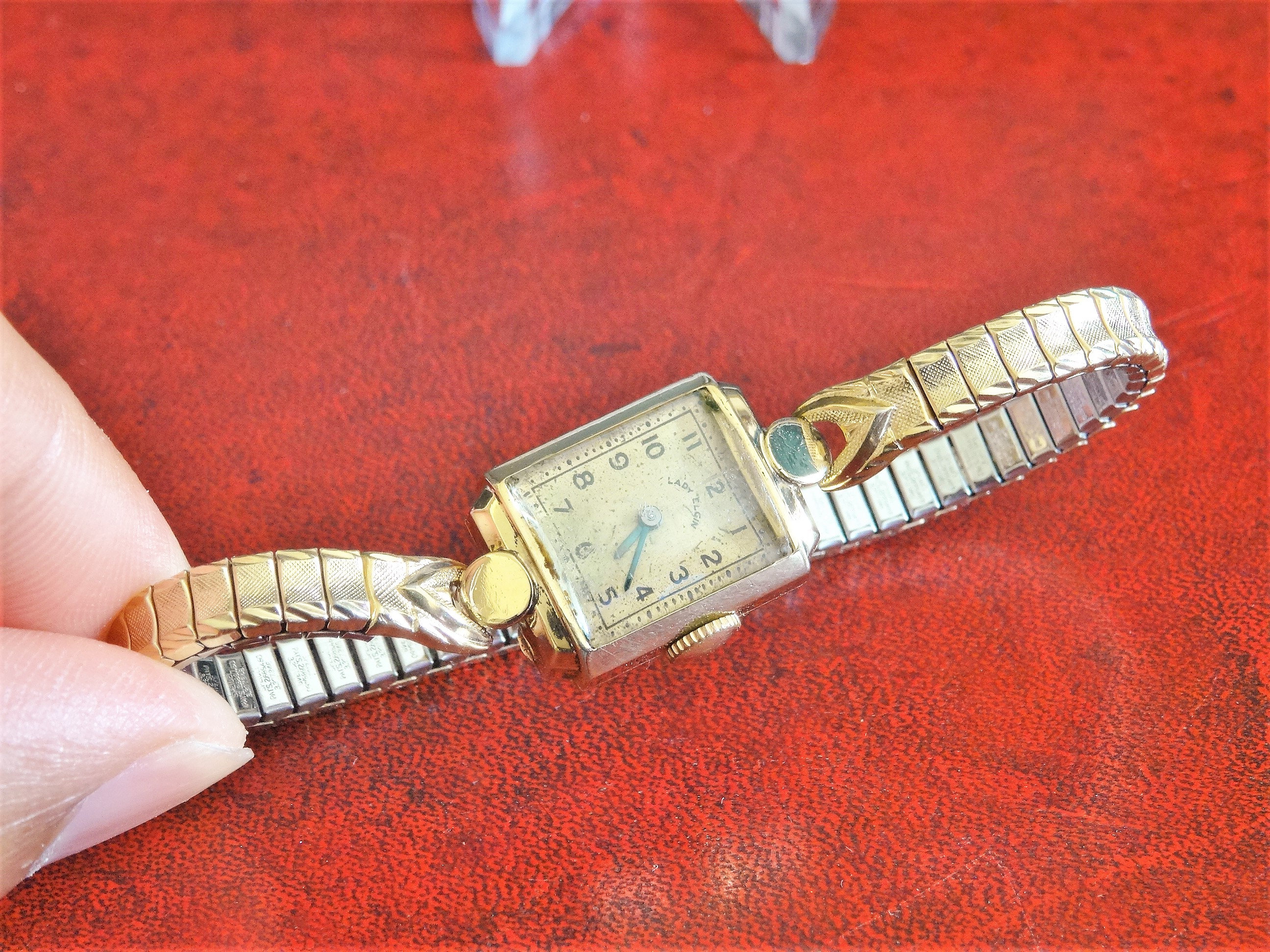 Vintage Lady Elgin 14K Gold Filled Hand Winding Ladies Watch W
