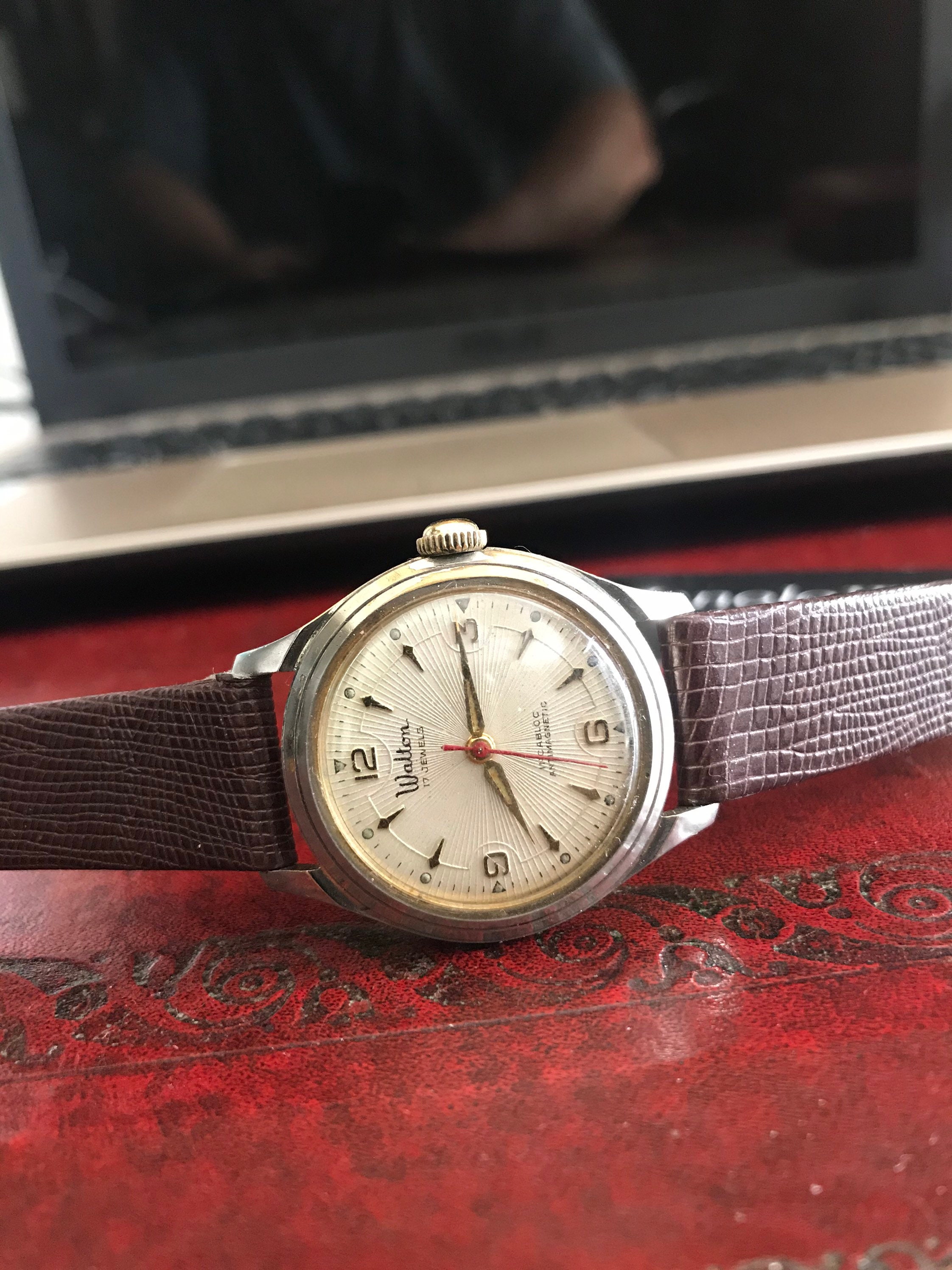 Vintage outlet incabloc watches